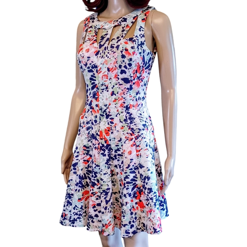 Jessica Simpson Fit and Flare Dress - Size 2 - Picture 8 of 9
